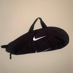 Nike tennis racquet club bag, holds two rackets